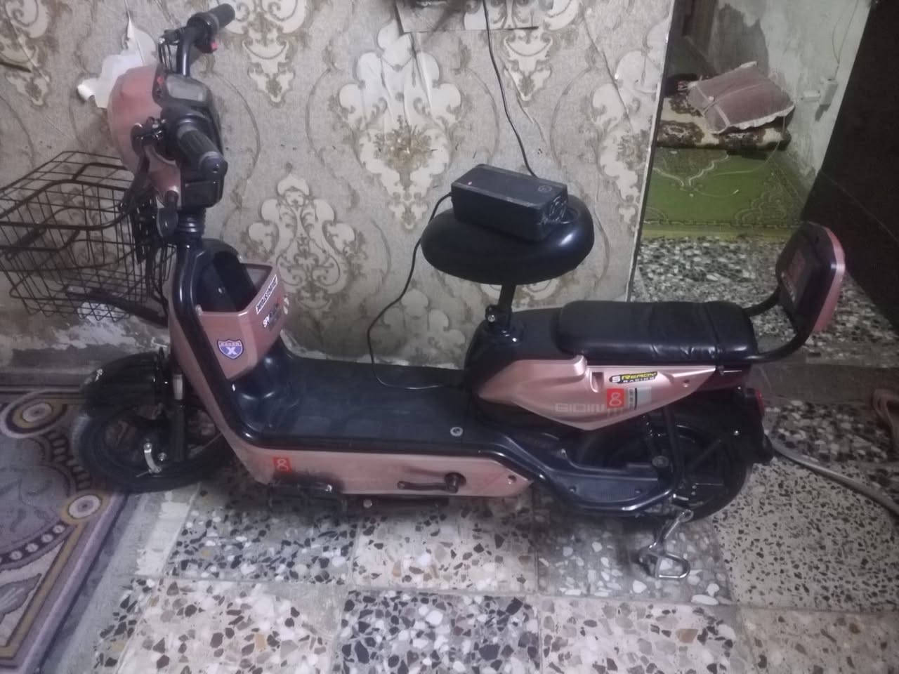 سلام عليكم دراجه شحن حجم,140جديده استعمال قليل السعر 250 وبيهه مجال 4 بطاريات 🔋 جديده الشحن يدوم تقاطع ام الكبر أو مراوس 9ار حسب القناعه *********** اسويج 2
