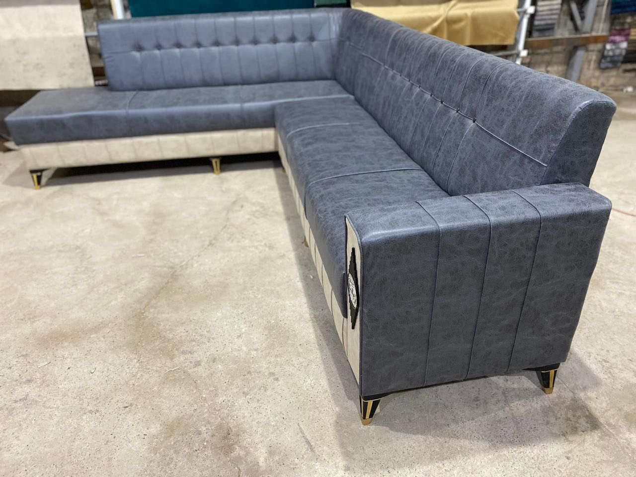 يعلن معمل الياقوت للديوان الحديث عن توفير جميع الالوان وموديلات 
مميزه 🤗🫶🏻
حسب طلب الزبون 🆕
يتكون الديوان من 5 قطع 
      قياسه (7امتار )❤️
     
10 مقاعد 🩷

كما تتوفر قياسات حسب المساحة والطلب 🫣✨
مواصفات  العمل ✨
خشب جام روسي 
المقعد مضغوط 
سفنج مميز اول 
قماش تركي درجة اولى 🇹🇷
العمل نفس الموصفات المذكورة
ملاحظة:يوجد مع كل طلب 3كوشات هدية+🤍✨
و يوجد  لدينا باسعار مناسبه 🇮🇶🤍

للحجز مراسله الصفحة 🤗👍او الاتصال على الرقم.  ***********  واتس اب. 
ويوجد لدينا اسعار جمله لأصحاب  المعارض
وكص حاويات 🥰🤍
