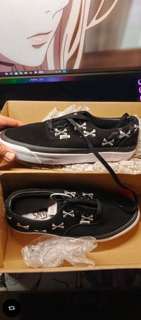 ملابس • توصيل