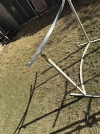 ستاندات لعرض الملابس.  للبيع.  الاتصال ع الرقم   ‭0781 838 1763‬