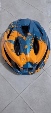 خوذة بايسكل • ألوان جذابة • للبيع