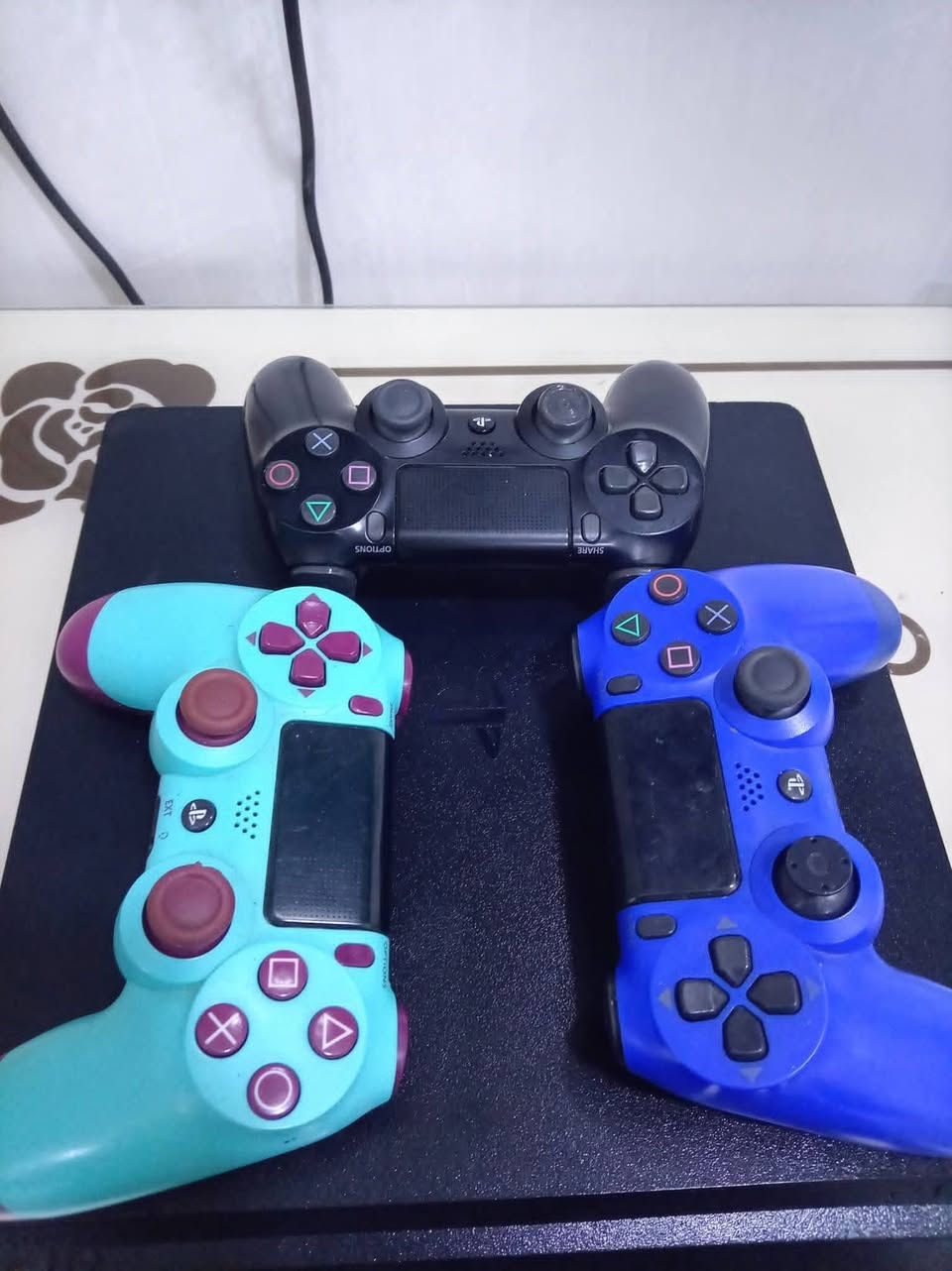 السلام عليكم
بلي فور للبيع نظيف مهكر ويا 7 العاب من ضمنهم فيفا 26 وبيس 26 مفتوح فقط كان لتنزيل الألعاب 3 جوستكات 1 اصليه و2 تجاريه
السعر 250


**إذا كنت صاحب هذا الإعلان وتريد حذفه لأي سبب، رجاءا أرسل رسالة إلى الدعم الفني**