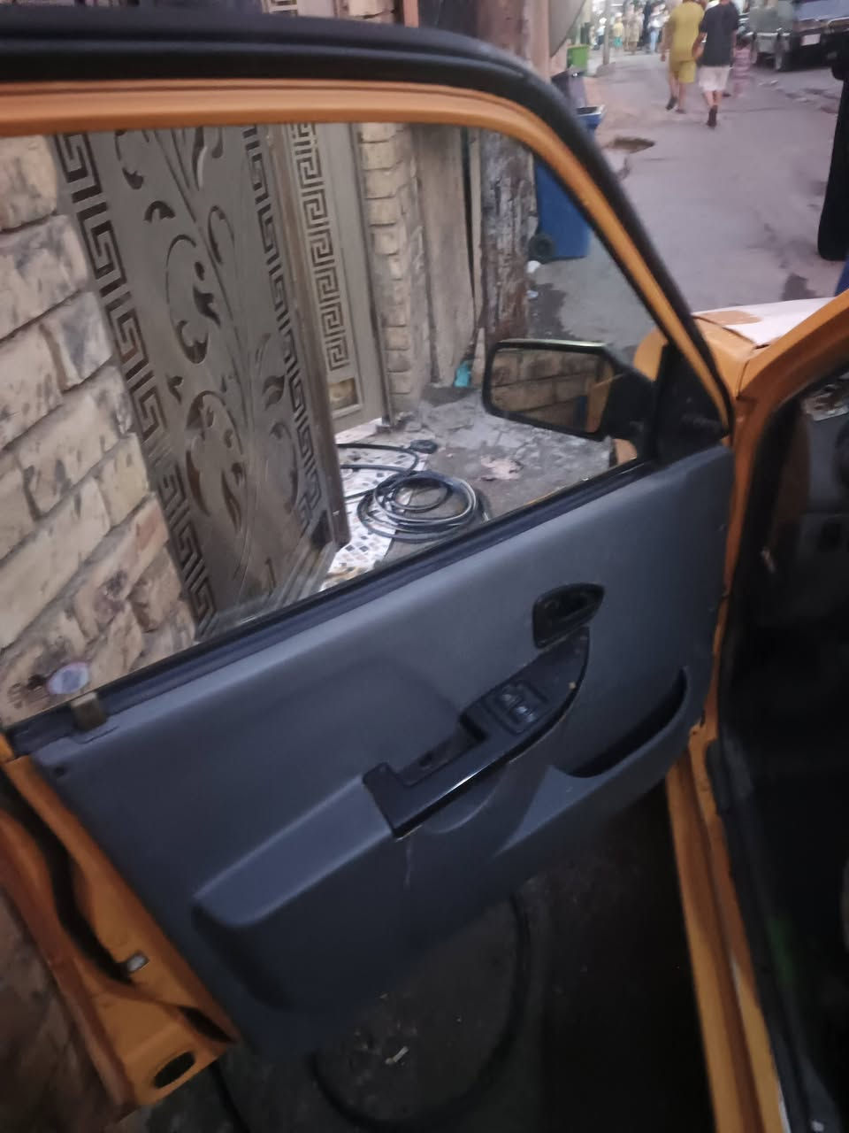 سلام عليكم سايبا ٢٠١٥ للبيع السياره بيها ضربه بالجاملغ الايسر معمريها تعمير تعبان بيها زوج تايرات جديده الامامي الخلفي جيد مكينه توني جفتتها تجفيت درجه اوله كلفتني ٦٠٠ الف الكير خير من الله تبريدها ما اعرف شبي امانة الله من اخذتها دبلات اماميه جديده دبلات خلفيه جديده جويتر كامل جديد سلف جديد باتري جديد حساسات كلها جدد بس السياره بيها طسه ليكدام من الجهة اليسره سنويه باسمي موجوده صورتها مكاني زعفرانيه وهذا رقمي *********** اي استفسار بالخدمه سعرها ٢٥ ورقه وبيها مجال لكل طيب ورقمها الماني مو انكليزي

