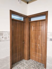 أبواب داخلية • تصميم عصري • مقاومة رطوبة