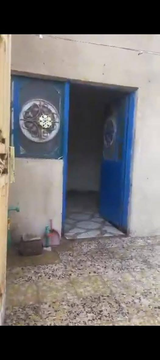 السلام عليكم متوفر بيت للايجار غرفه وصاله وصحيات وديوان ومطبخ المكان ابي الخصيب شارع ابو دله الايجار الشهري 250 قفل ***********
