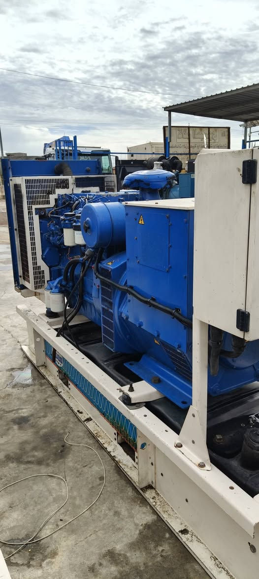 السلام عليكم 
بيركنز اف جي ولسن انكليزي اصلي 
6 اسلندر 
110 كيفي 
ساعات العمل 1900 اصل 
اوربي دخول جديد 
منضومة حماية كامله
شرط برغي ممفتوح بيهه
شرط الشغل والظمان 
يوجد لدينا انواع المولدات بمختلف الاحجام 
الاستفسار الاتصال 
***********
***********
