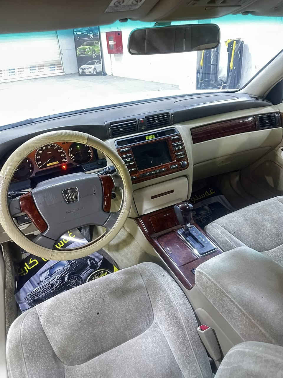 سلام عليكم كراون ملكه للبيع رقم سليمانيه موديل 2003 كرستال اصل 3 دكم 
سعر 145 ورقه بيهه مجال. تحوير نجف فوك جوه 
عنوان كلار *********** اخوكم ابومحمد
