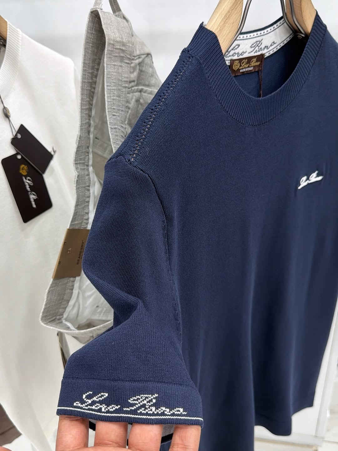 طه العايد 
جودة أنت تستحقها 🤎
تشيرت تريكو قطن قياسات  M L Xl Xxl 
علق بـ تم يوصلك السعر ❤️🌿


**إذا كنت صاحب هذا الإعلان وتريد حذفه لأي سبب، رجاءا أرسل رسالة إلى الدعم الفني**