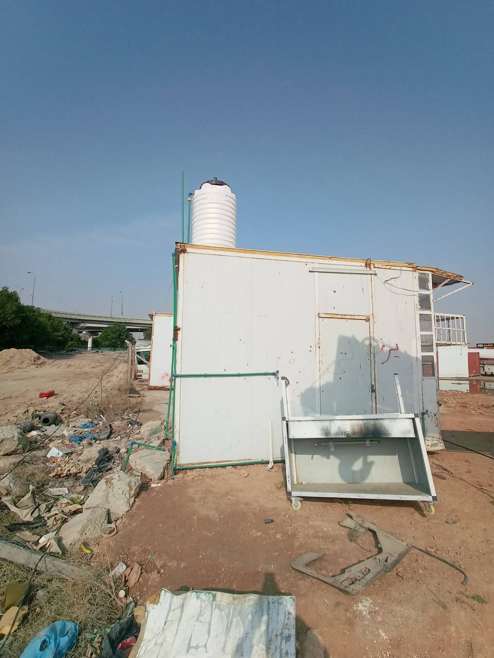 للبيع كرفان قياس 3 × 4
نظيف وجاهز 
وجهيه جام خانه 
يحتوي على باب جانبي وباب امامي 
كهربائيات تأسيس كامل 
مكانه النجف حي الصناعي 
***********
