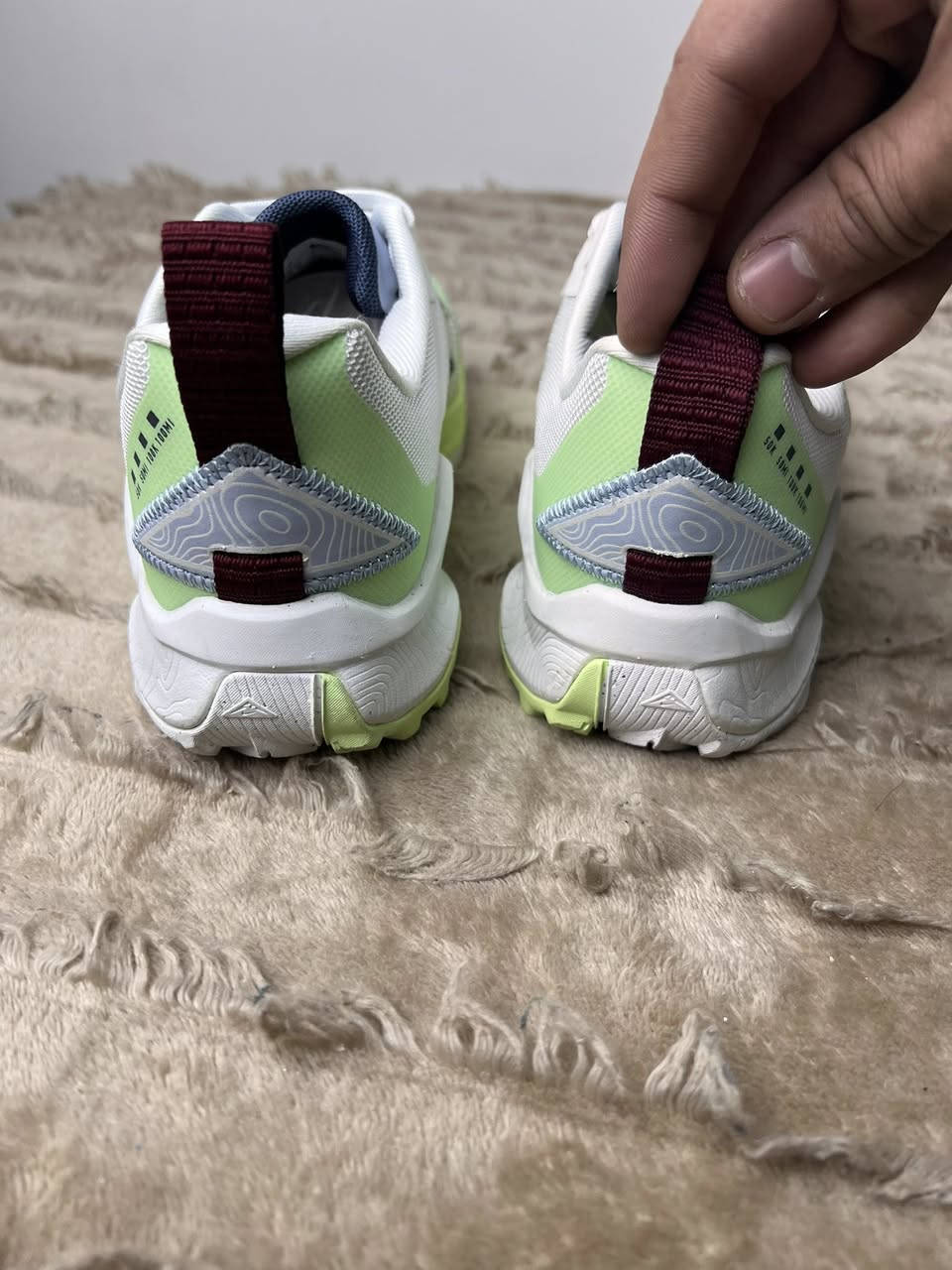 Nike react size 40(25cm)
نايك رياكت اصليه وكاله غير مستعمل باركود شغال القطعه تحفه فنيه وفوم عجينه الحذاء بالستايل الجبلي الي يعطيك قوه وثبات بغض النظر عن استعمالك سواء جري او جم او استعمال يومي، سعر القطعه, 35 الف دينار يوجد توصيل جميع المحافظات


**إذا كنت صاحب هذا الإعلان وتريد حذفه لأي سبب، رجاءا أرسل رسالة إلى الدعم الفني**