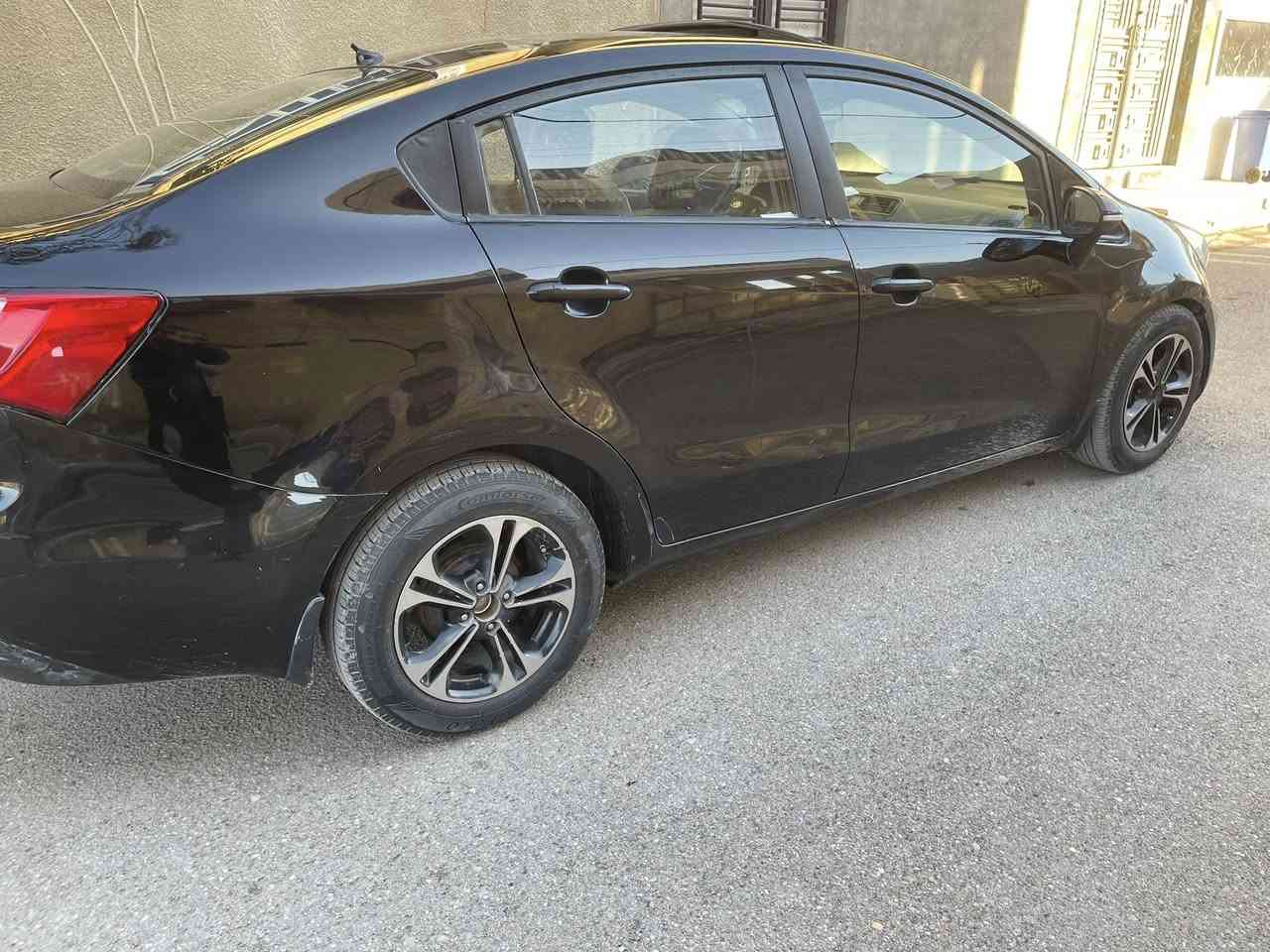 سلام عليكم كيه ريو موديل 2012
خليجي فول 1/1
فتحه تحكم مري شفط 
لد امامي خلفي
مكينه دوش1600
رقم اربيل جديد 
تحويل وكاله بشرط 
صبغ قطعتين اثر شخوط 
السعر 88 مجال بسيط مكاني 
بغداد الكرخ 
***********شراي اتصل
