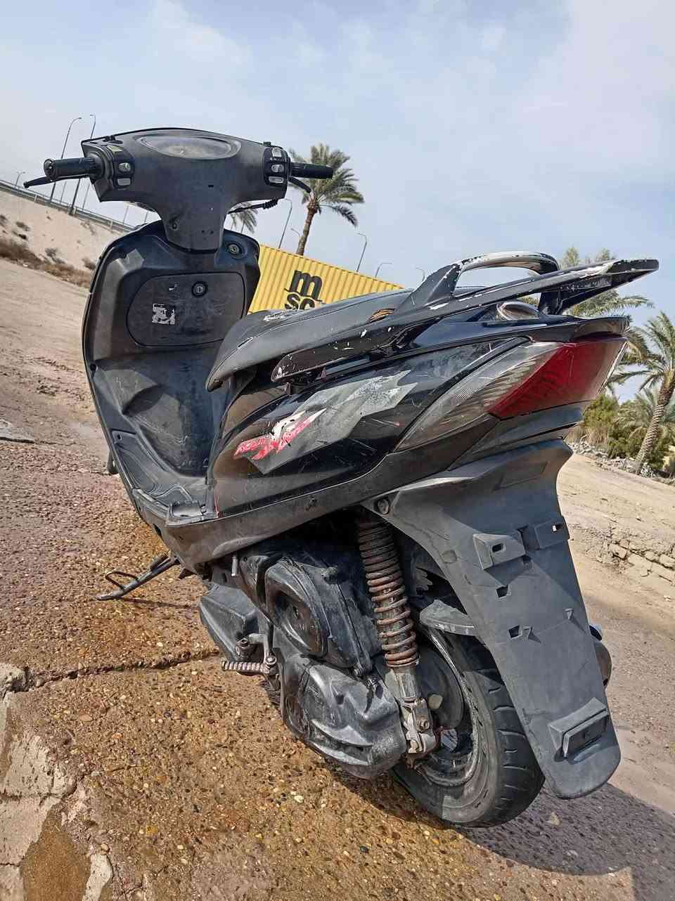 ماكس 140 دسك
الدراجه جاهزه مكينه ناعمه كلش لاتنقيص ولاتبخير شلعة ومعدل فول
كهربائيات شغاله لايت شغال 
دبلات شغاله تخم تاير جديد 
الدراجه نضيفه وحلوه وجاهزه سوادات ملحه الدراجة على ايدي منزلها رمبه

السعر 375بيه مجال
مكاني اللطيفية 

للأستفسار ***********
