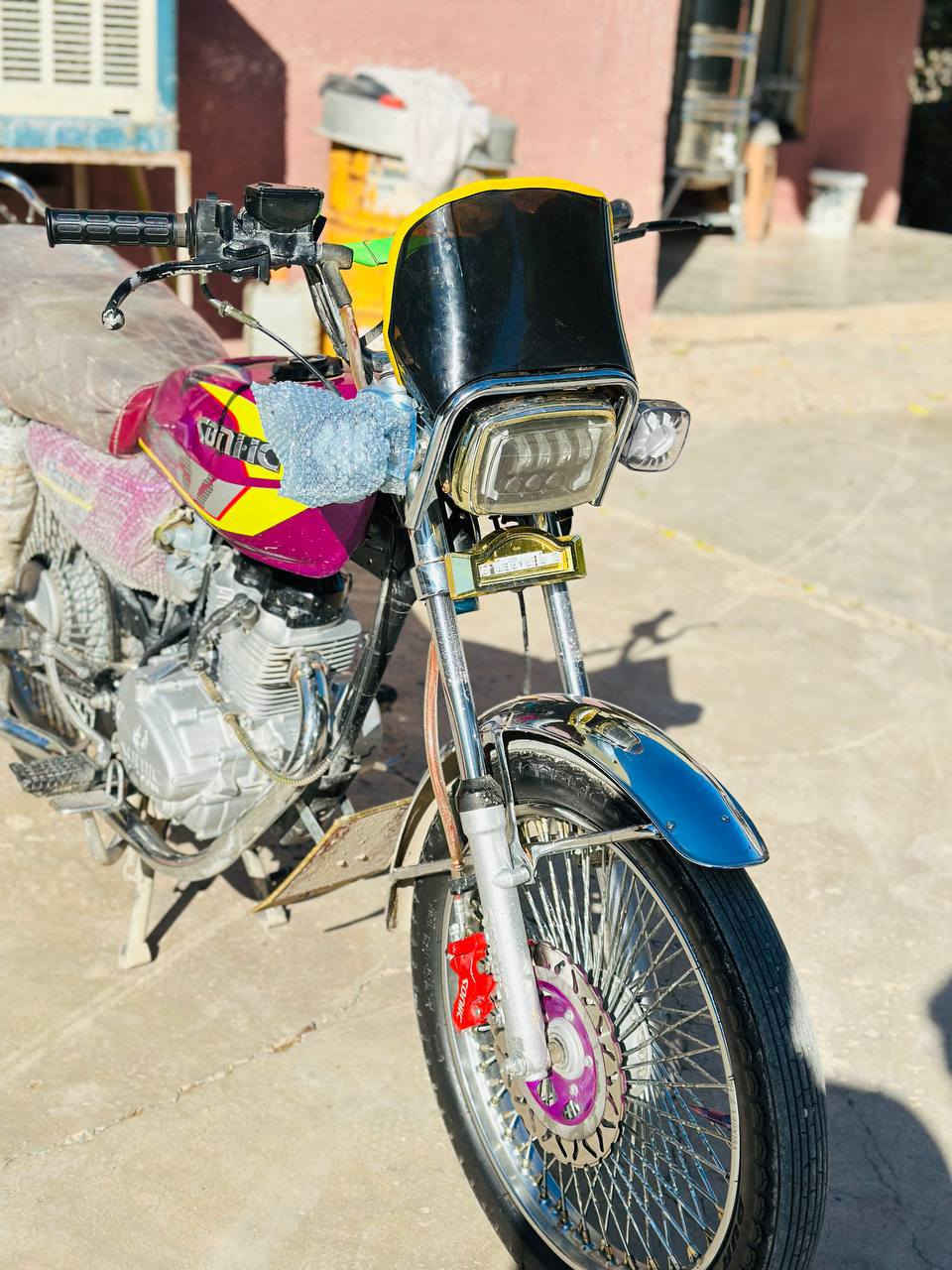 اسلام عليكم من رخست الادمن دراجه تايكر موديل24 مابي نقص مكفولة كفالة عا مة السعر 600 وبيهة مجال مكان ديالى  شهربان سنسل  الاستفسار على هاذا الرقم ***********
