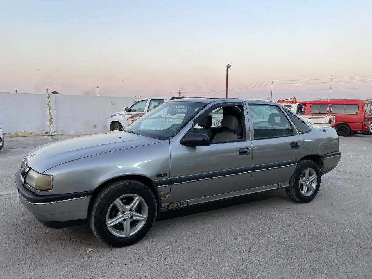 اوپل ڤیکترا مودیل 1991 مکینە 18 گیر مکینە شرت تحول و وکالە شرت *********** اكر, نينوى
