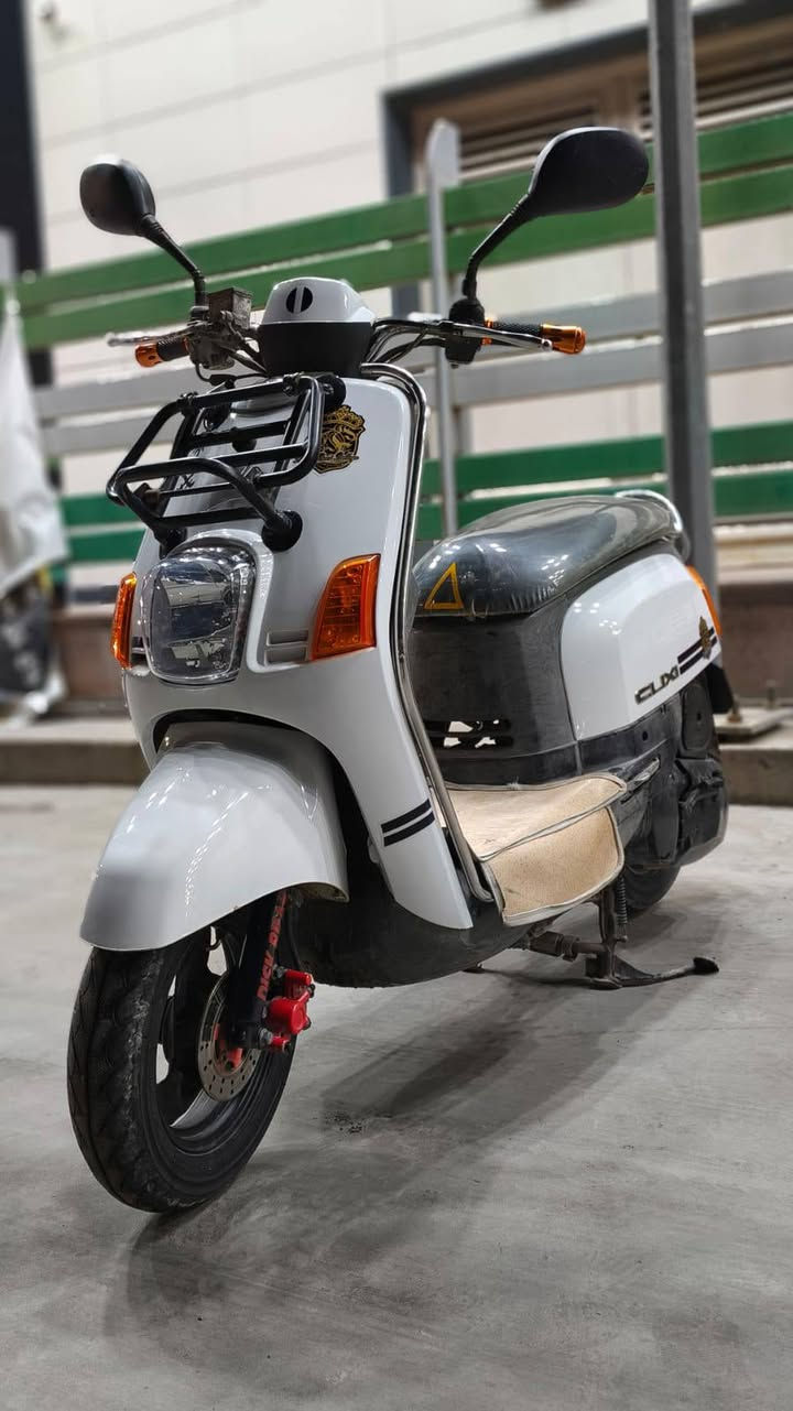 السلام عليكم ماكس بوليس للبيع
كفالة عامة كلشي شغال بيهة كهربائيات كلهة شغالة امسويلهة دبل اشارة تخم تاير جديد درع للصفاح مال البجم سيباية امامية 

اكفلك المحرك من التجفيت جيب فيترك وتعال ــ كفرات تجاري ــ 

السعر : 700  وبيهة مجال بسيط 
الرقم :***********
الموقع : بغداد البلديات
