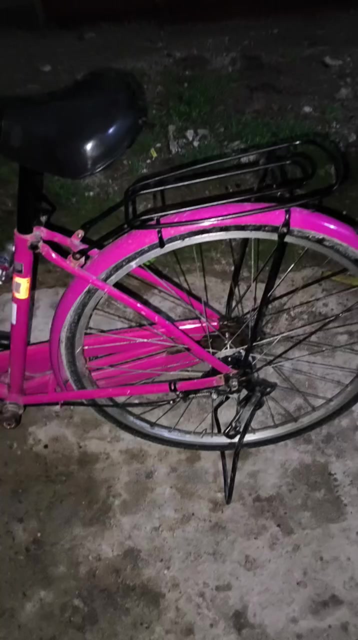 سلام عليكم بيسكل للبيع نضيف مال باله حجم 26سعر 75 مكان مدينة الصدر ***********
