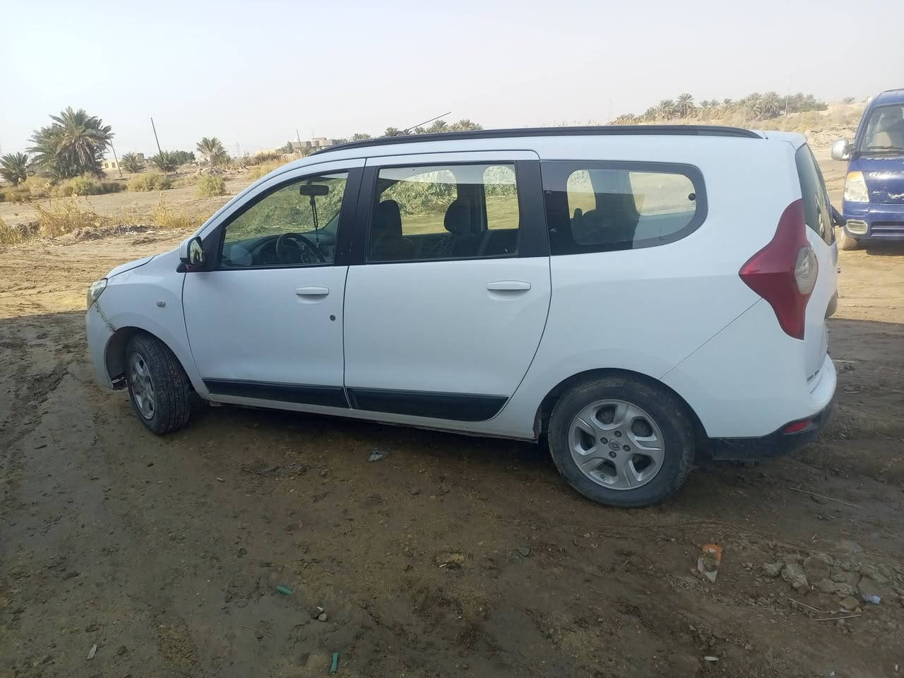 سياره للبيع السعر70 وبيه مجال المكان السماوه الجريوعيه2 متكفل بنشر سياره مكفوله***********
