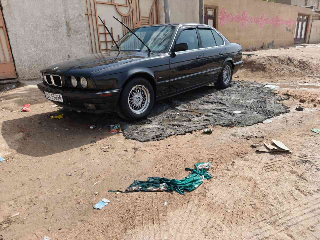 سلام عليكم 
للبيع بي ام 530 مسكر 8سلندر
مكينة وكير كفالة عامة 
تبريد ثلج وتدفئة
داخل جلد عسلي 
مكفولة من الضربة والعيب الشرعي فقط صباغ عام للجمالية
رقم الانبار دولي سنوية لل2030 
السعر 70وبيهة مجال 
مكان السيارة البصرة قضاء الزبير
الاتصال
***********
