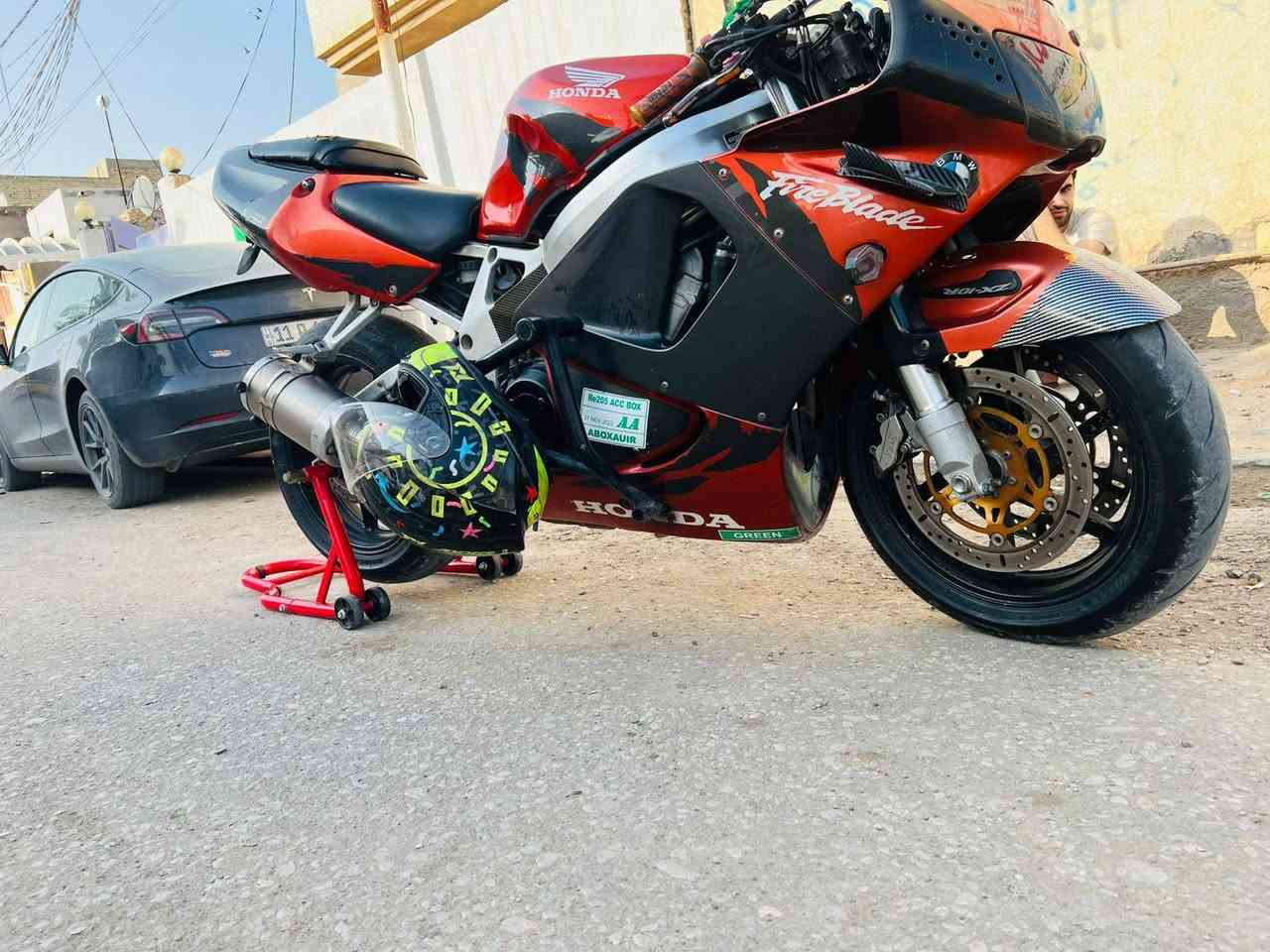 السلام عليكم رمضان مبارك انشاء الله 

CBR( 919cc)
كير مكينة كفاله .بطناش اول وثاني وثالث والرابع طيران 
سرعته 300
تسارعه من الصفر لل٢٠٠ قبل ان يرتد اليك طرفك 
الدراجه نضيف بمعنا الكلمة .سعره ٣مليون وبيه مجال للشراي .مكاني نجف للتواصل 
+9647815253315 النجف, العراق


**إذا كنت صاحب هذا الإعلان وتريد حذفه لأي سبب، رجاءا أرسل رسالة إلى الدعم الفني**