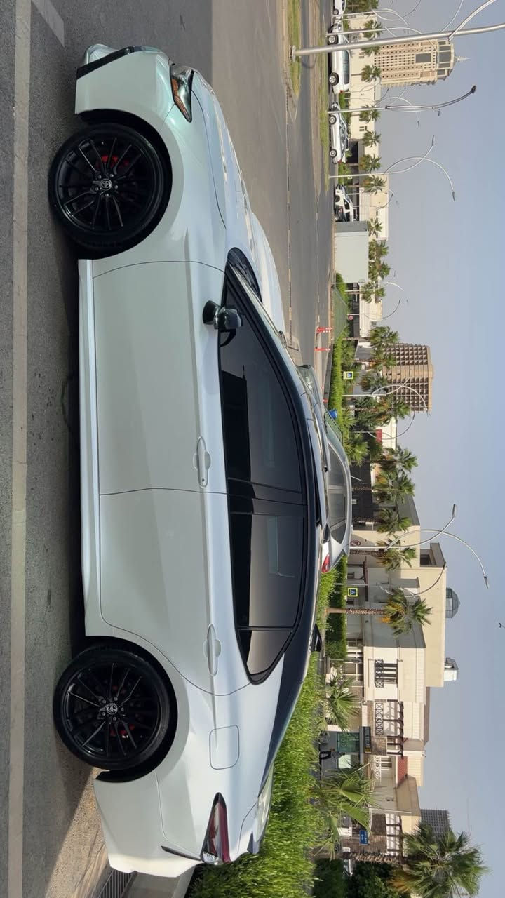 کامری ٢٠٢٢
بێ سبوخ
سەیارەکە ٤pdr
بیلادی ناو سوور
شان رەش بیلادی
٦٧ مایل رۆیشتوە

*********** wats app أربيل, العراق
