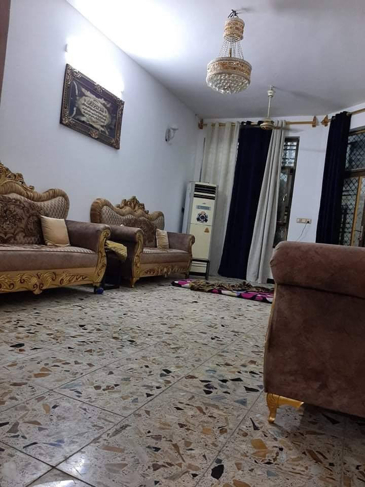 سلام عليكم بيت للبيع مساحه 150متر بناء درجه اولى عنوان شهداء السيديه شارع عواصه قرب افران صمون لاستفسار الاتصال ***********
