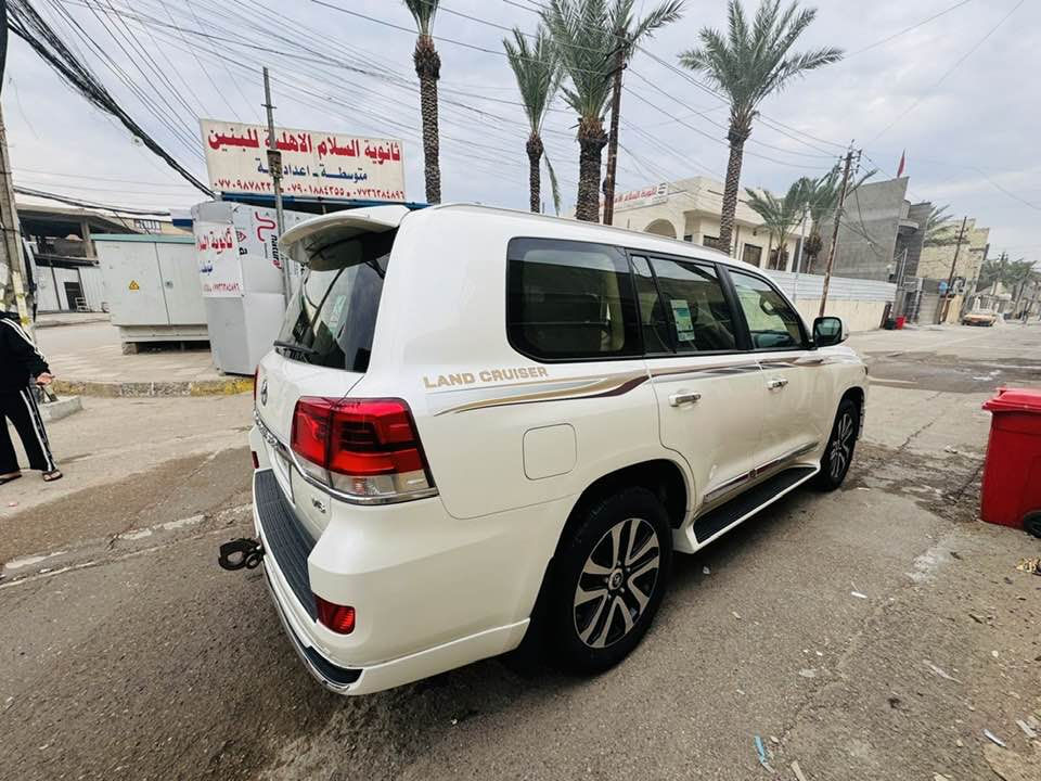 لاندكروز 2019 بريم اصل  رقم بغداد مكفوله كفاله عامه عنوان بغداد ماشيه ٧٠ رقم صاحب سياره *********** سعر (5شدات ٧٥ ورقه بيه مجال)
