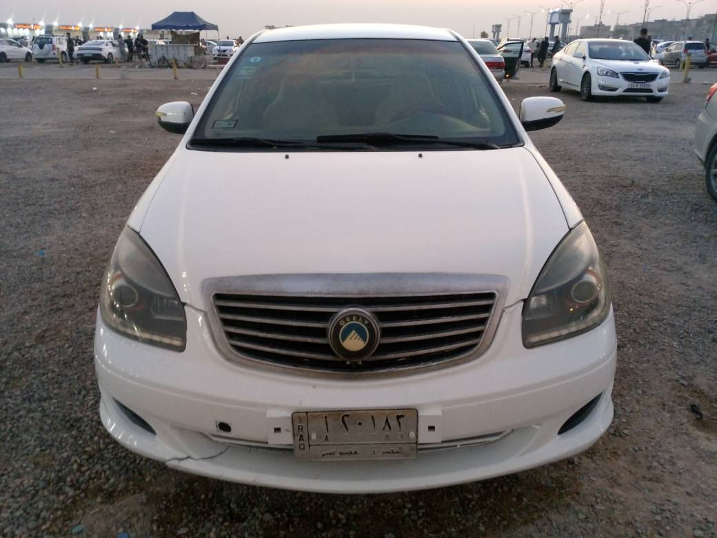 جيلي موبل مديل 12 كير ومحرك بلاد السيارة جاهزه مكفولة من الضربة والتبديل ملكة خياسات و مصبوغة جمالية السنويه لسنة 29 رقم بصرة السعر 43 وبيها مجال قليل العنوان بصرة 5ميل الاتصال على الرقم *********** البصرة, العراق
