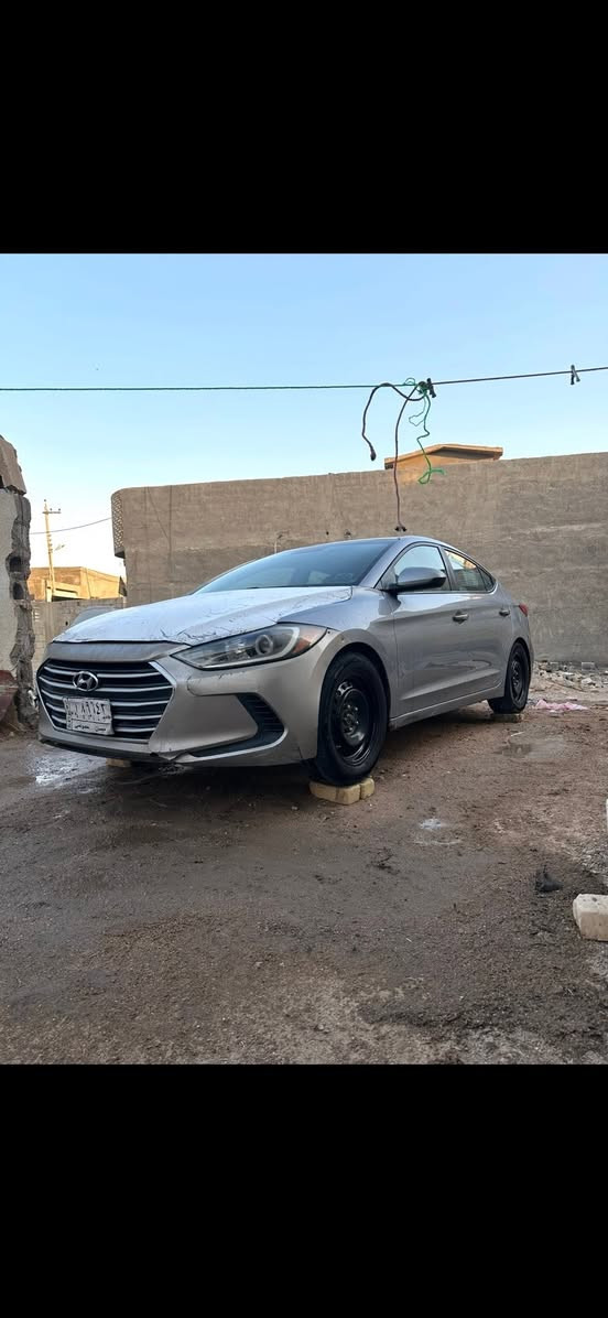 هيونداي النترا (Hyundai Elantra)
 الموديل: 2017
 اللون: رصاصي مميز (سلفر)
 المحرك: 2.0L دوش (اقتصادي وقوي)
 التحويل/السنوية: [ميسان سنوية منتهية تحويل  ثاني يوم ]السيارةرادلها ترتيب شوية 

 السيارة وارد أمريكي، حادثها جامغ وبنيد الضربه لا واصله  لغد ولا شاصي  وبيها بارد بالباب العبري امامي ربع الباب 
 وجود ضربة خفيفة بالدوسة موضح بالصور. وشخط بالباب كما موضح بالصورة  
 المظهر الخارجي للسيارة حلو ومرتب وما مؤثرة على مشيها.
الميكانيك والكهربائيات:
 مكينة وتبريد ثلج وصدر كله تمام.
 السيارة بيها "عتة خفيفة بالكير " (يحتاج لها تشييك أو سورتة جير) والبيع على وضعها الحالي والسعر 85 وبيها مجال 

العنوان البصرة التنومه 📍
***********
