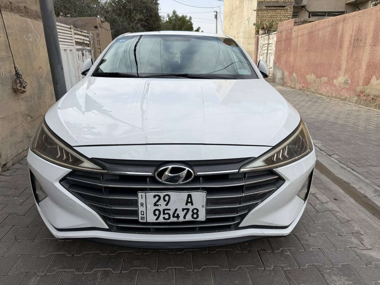 النترا 2020 خليجي مكفول من الصبغ والحادث فقط بارد على كد شبر الايد 
فول مواصفات 
رقم واسط الإنكليزي الجديد بأسمنه 
سنوية وهزه جديد 
***********
