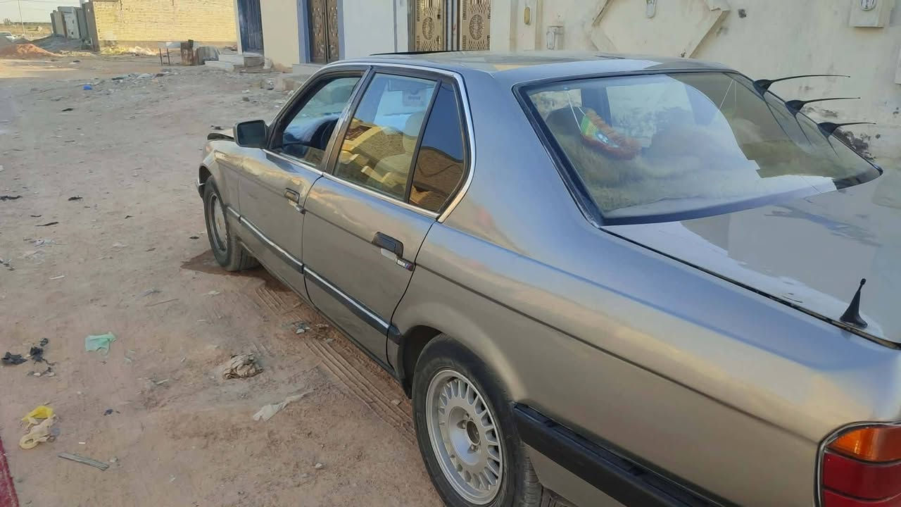 بي ام حجم 735موديل 1991مكينه محور فيشه وبطل جددللبيع او مراوس بسياره ياباني علما السياره مكفوله ضربه كص اصوليات مصبوغه جماليه مكان السياره نجف


**إذا كنت صاحب هذا الإعلان وتريد حذفه لأي سبب، رجاءا أرسل رسالة إلى الدعم الفني**