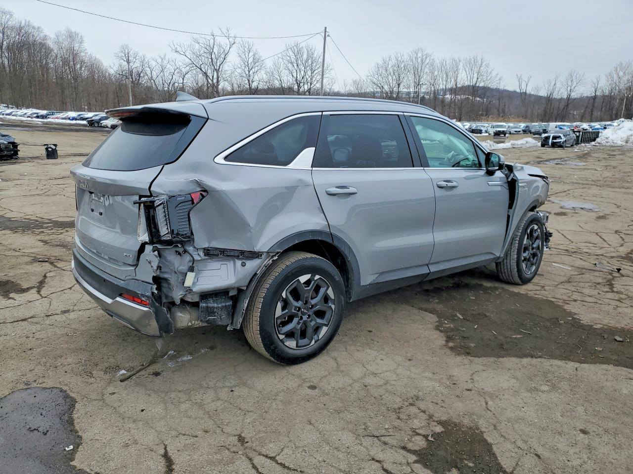 سورنتو موديل ٢٠٢٥ مواصفاتS لون سمنتي
حادث جاملغ خلفي وشويه بطارف البنيد
توصل ميناء العقبه الحره بعد ٦٠ يوم
 ترهم شهداء السعر واصل الحره ١٦٥ ورقه
للتواصل واتساب ***********
