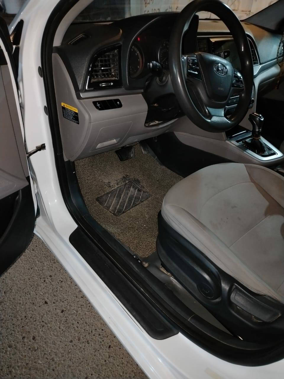 السلام عليكم /للبيع هونداي النترا وارد امريكي موديل 2017  رقم انبار الجديد محرك  2000 دووش  نظيف وگير نظيف  سنويه لغاية ال 29 السياره ليبل واحد بدون ظرر بدون دواخل بيها تگشير بمكانات قليله صبغ قطعتين  تحويل مباشر  مكان السياره الانبار فلوجه الاتصال ع الارقام  (***********)  ك (***********) للبيع فقط يعني مااا اراوس  السعر  110 وبيها مجال للشراي تجي وتشوف وتدلل
