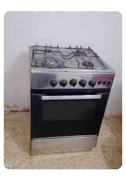 فرشة للبيع ٦ في ٥ السعر ٥٠ الف وطباخ للبيع السعر ٥٠ الف
***********
