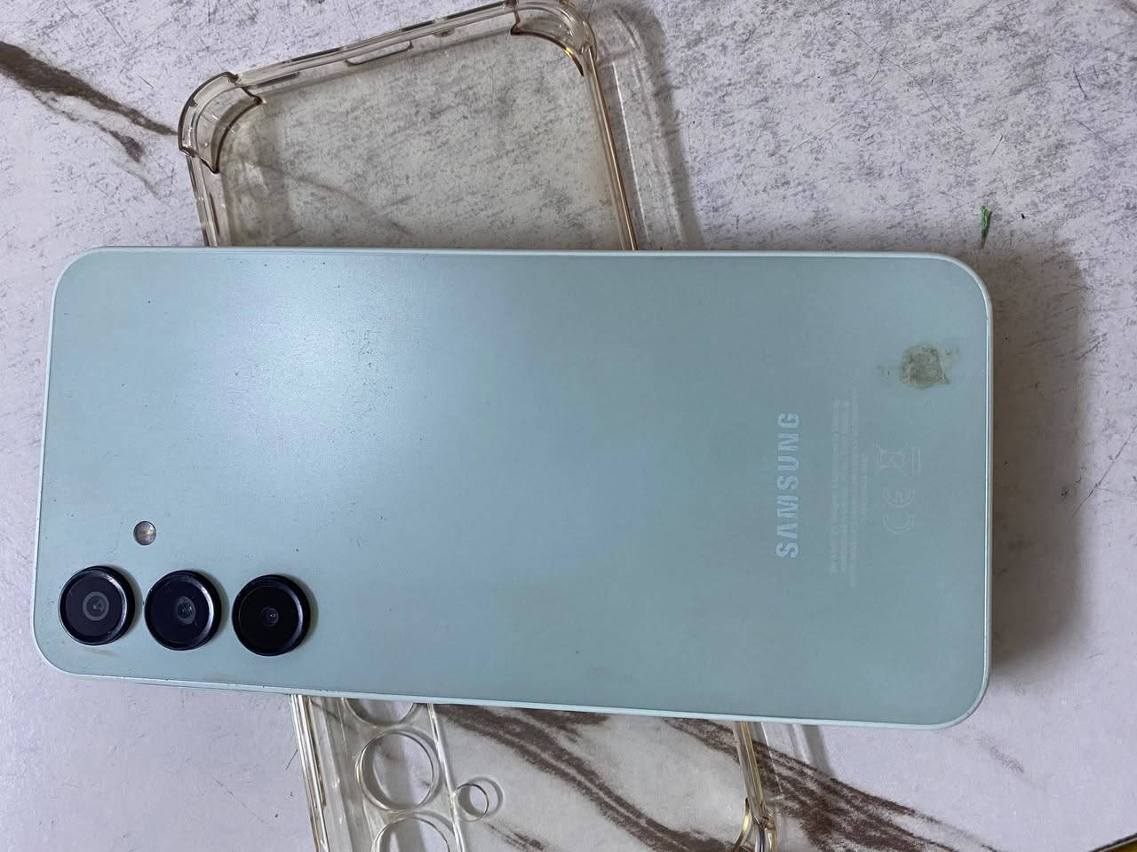 السلام عليكم A16 4G معروف ما يحتاج
✅ ذاكرة 128

✅️  عشوائية 4

✅️ بصمة وجة شغالة اصبع لا 

✅️ تصويرة يخبل 

✅️ دبل سيمكارت 

✅️ مواصفاتة معرفة 

كارتونة وياة وكيبل

ملاحضة شاشة بيها خط وفوكاها لزكة مثل ما موضح بس ما مثر 

نظافة 90 مثل ما موضح 

رايدة 100 وبي مجال عجبك كل الهلا ما عجبك لا تعلق حبي

عنوان الموصل الميثاق ***********
