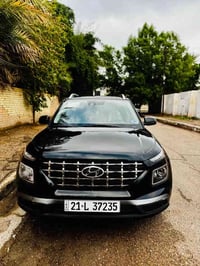 هونداي فينو  2023  ماشيه 15 الف  حادثه بسيط باب خلفي صبغ وبارد بجاملغ ...