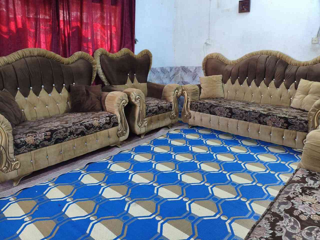تخم ملكي 10 مقاعد نضيف حيل اخو جديد مابي اي ضرر كله بلوك اسود تجاوي ومقاعد بلوك سعره 350 وبي مجال مكاني كربلاء حي العامل يوجد توصيل بكروه *********** يوجد واتساب
