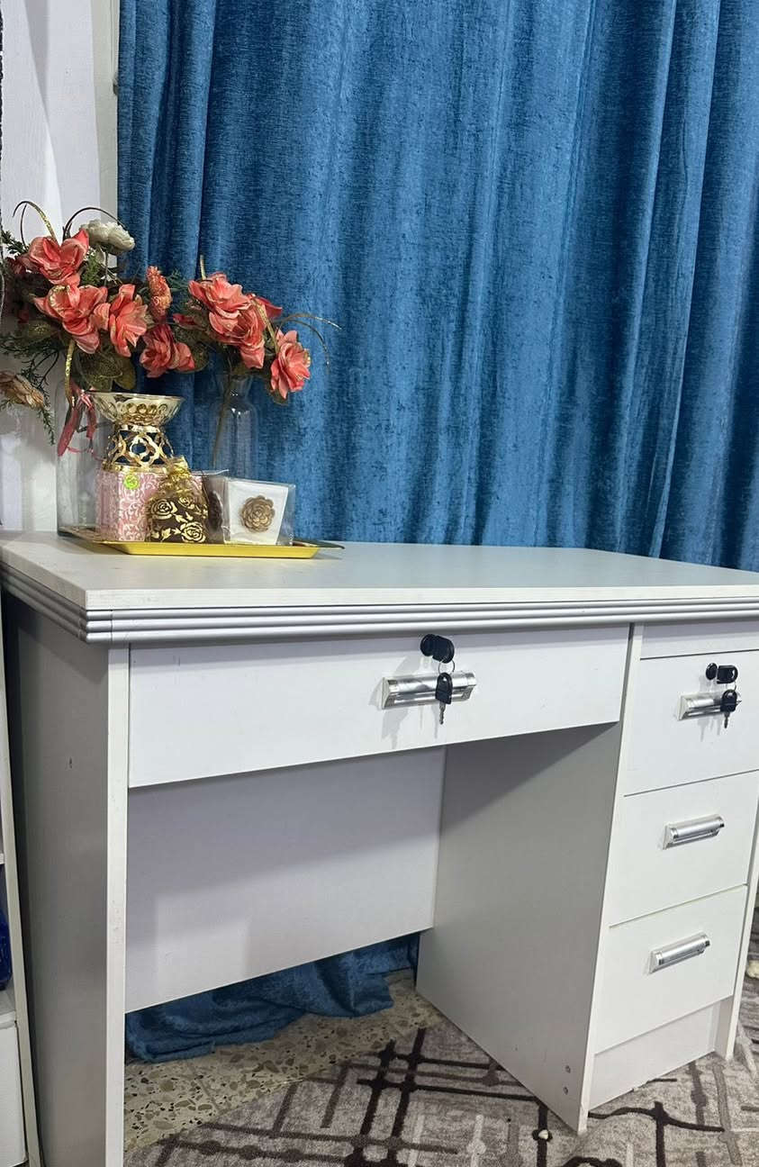 ميز كتابه جديد


**إذا كنت صاحب هذا الإعلان وتريد حذفه لأي سبب، رجاءا أرسل رسالة إلى الدعم الفني**