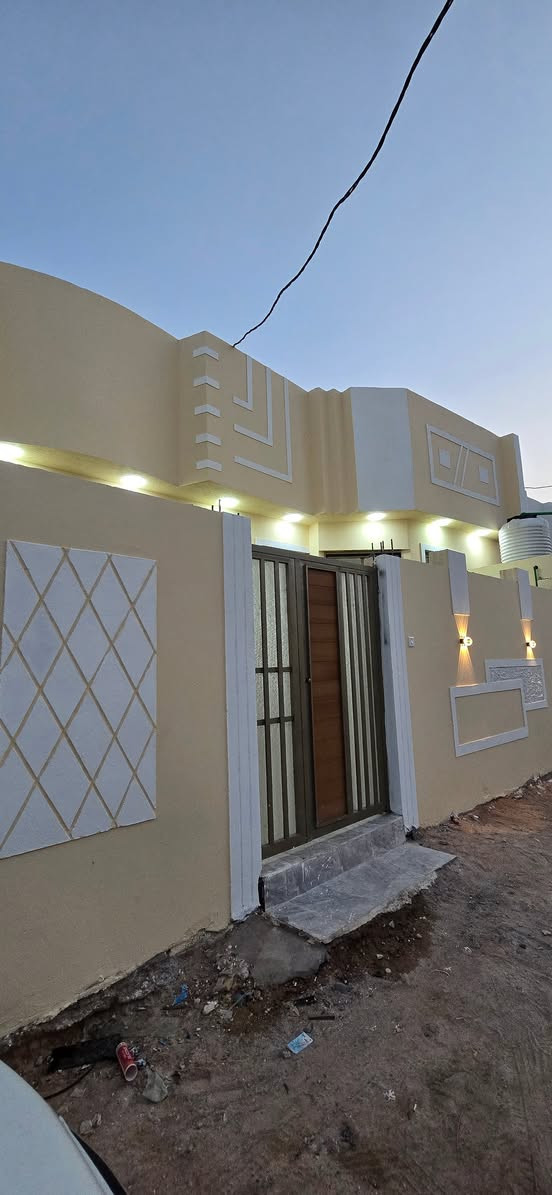 🏡 دار جاهز للسكن للبيع
*********** 
📐 المساحة: 150 متر
📄 طابو زراعي عراقي – سند 25

🛏️ التفاصيل:
غرفتين نوم
ديوان
صالة
مطبخ
صحيات داخلي وخارجي

📍 العنوان: أبو الخصيب – طريق سيد حامد مقابل مدينة الأندلس
💰 السعر: 82 وبي مجال للتفاوض

✅ جاهز للسكن
✅ مناسب للعائلة
✅ موقع جيد وقريب من الخدمات

📞 للاستفسار: اتصال أو واتساب ***********
