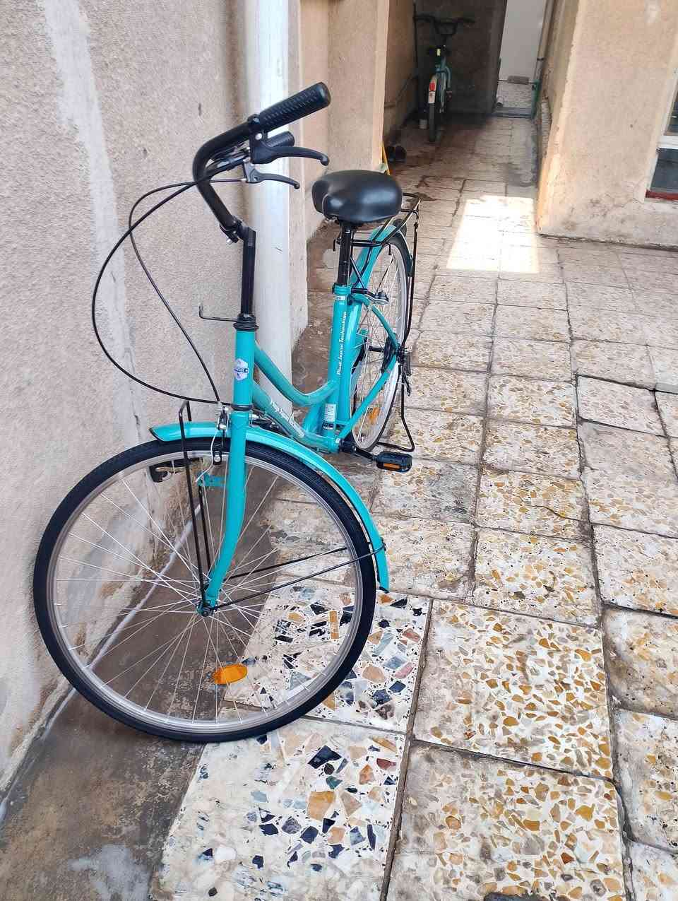 للبيع 205.   ***********
