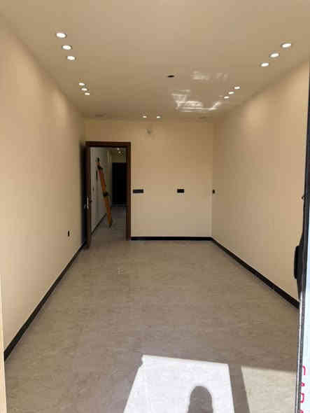 93متر للبيع 

الشعب حي العقاري الاولى 

موقع /ممتاز ،شغل درجه اولى 

يحتوي/  على 

استقبال ،مطبخ معزول ،خدمات في كللا الطابقين ،4غرفةنوم 
ملاحظه/ الواجه مرمر ،الارضيه مرمر ،الانوافذ الامنيوم،بناء 2025, تسليم مفتاح 🔑 + حديقة كبيرة خلف الدار 
للمعلومات أكثر التصال 
***********
