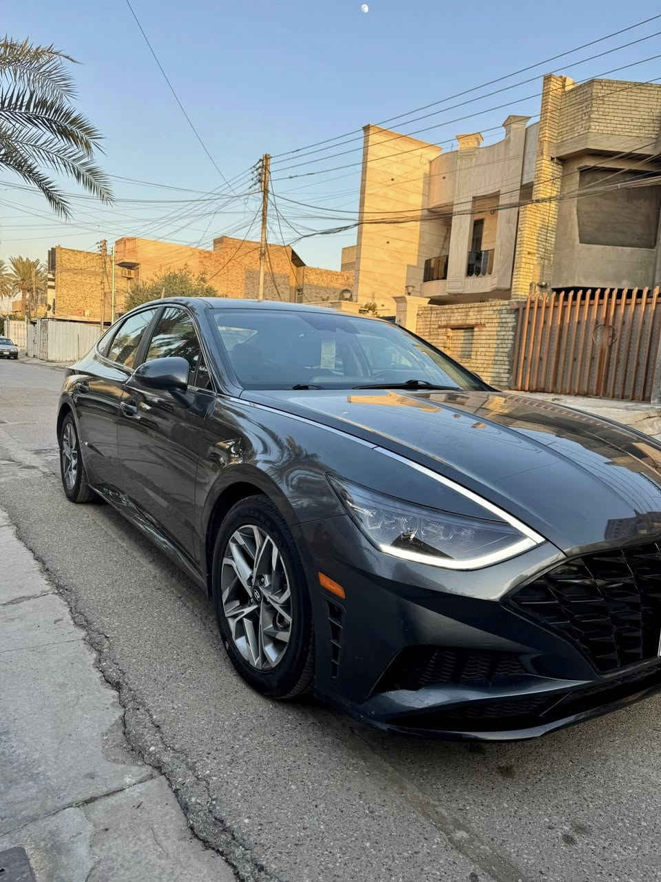 سوناتا  2023  حادثها جدا بسيط فقط الجاملغ الخلفي  بدون ايرباك بجم كبس ماشيه  36  mi
صور الحادث مرفقه بالمنشور 
المواصفات 🌹🌹 محرك  2500 
بصمه ودخول ذكي 
كشنً كهرباء
ترحيب عند الاقتراب
تبريد بيانو
تشغيل عن بعد 
لدات اماميه خليفه 
ويل كروم 
شاشه جبيره 
انضمة قيادة 
سايد بريك بصمه 
وبقية المواصفات المعروفه مكان السياره بغداد البنوك  📞📞  ***********  
السعر   ١٧٤   وبيها مجال ان شاءالله
