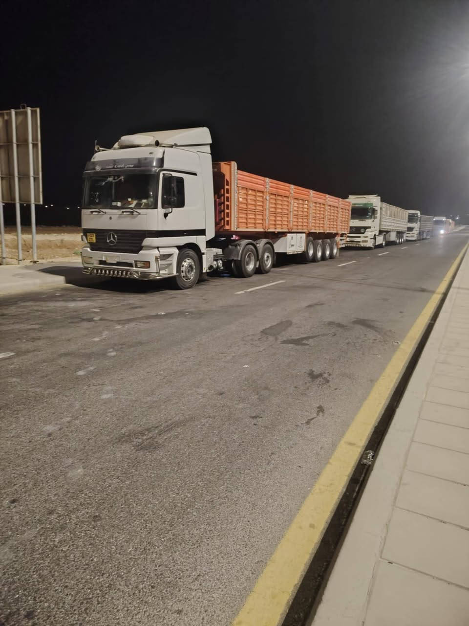 للبيع بس الراس موديل 2000مربوطه 4دناكير جوانب متحركه ب$3 دفاتر وبيها مجال ***********
