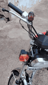 سلام عليكم دراجه البيع نامه كله اصلي مامفيلسه نضيفه سعر 825 وبيه مجال رقم الهاتف ***********
