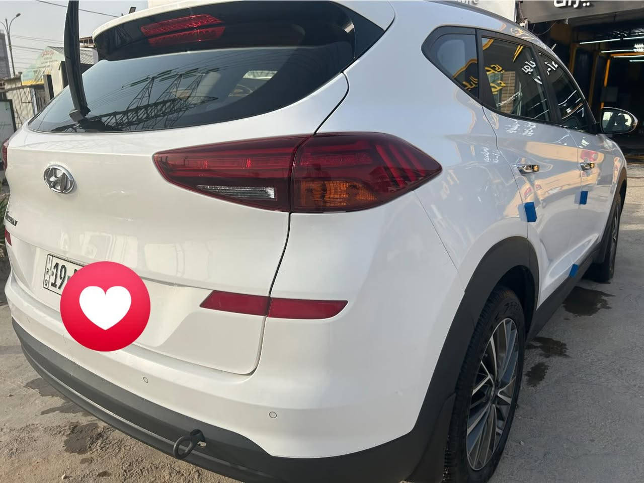 هونداي توسان 2019 خليجي الكاصد 
موصفات 
مري شفط 
حساس
ويل 18
يدات نيكل 
خمس عدسات 
تبريدقطعتين
ماشيه 96 ألف 
ملاحضه بيها بلالجاملغ الخلفي صبغ شبر فقط 
السعر190 وبيهه مجال لشراي 
للستفسار ***********
