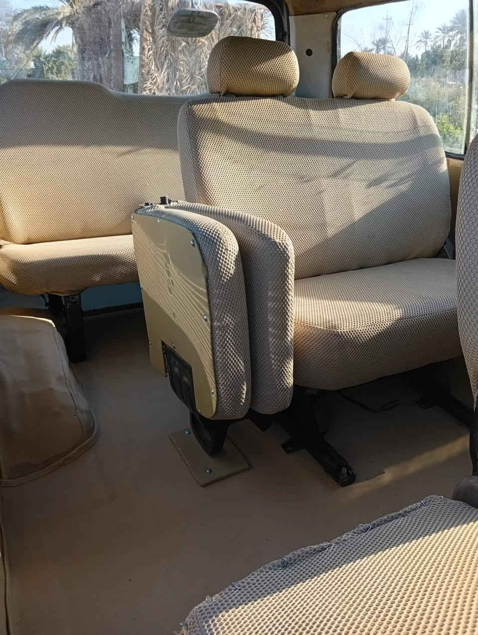 السلام عليكم سياره موديل 96 مكينه وكير مكفولات والشواصي جدد حداديه جديده بور جديد عمبار جديد تخم تاير  السياره كامله  مكمله بأسمي مصفره من كلشي والسنويه ل 31 ورقمها مميز 5055  تواصل ع رقم *********** السعر 65
