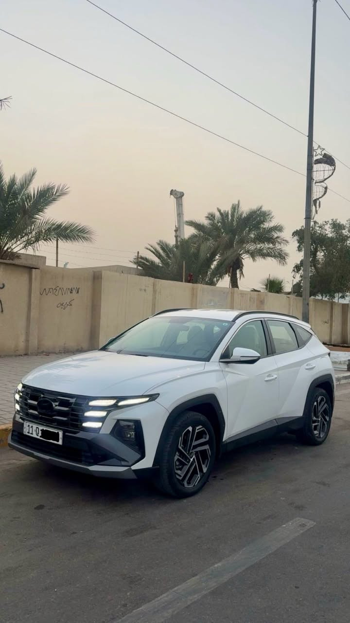 هونداي توسان 2025 خليجي

 ضمان الاولى موتورز  5 سنوات صيانه

ماشيه 19 الف

مرقم بغداد الرقم الدولي الجديد 

سيارة بيها صبغ بين البابين بسيط جداً الباقي كفالة عامة من كلشي 

قماره حديد 

بصمه تشغيل 

كراسي كهرباء 

داخل ابيض 

شاشه متصله الجديده 

صندوق كهرباء 

شاحن موبايل 

حساس امامي وخلفي 

لد نهاري 

لايت عدسه زينون 

بك لايت لد 

تبريد خلفي 

منافذ شحن 

تحكم استيرن كامل 

مري شفط ميموري 

السياره جديده ومكفوله من  كير ومحرك 

ورايدها 210$

الاتصال ***********

بغداد فلسطين
