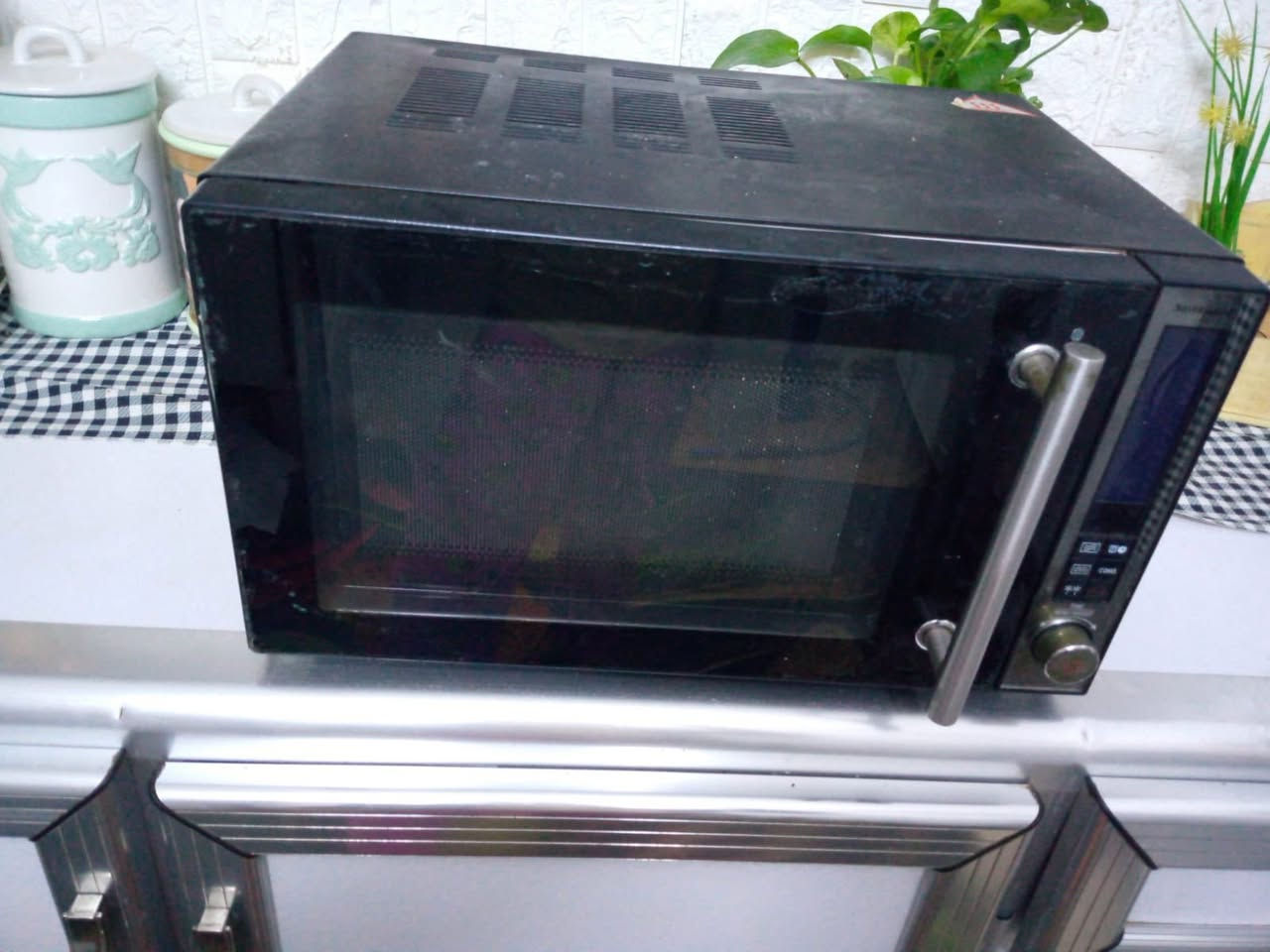 السلام عليكم غراض للبيع الي بأسعار مناسبة الي يريدهن يتفضل خاص او واتساب ***********
