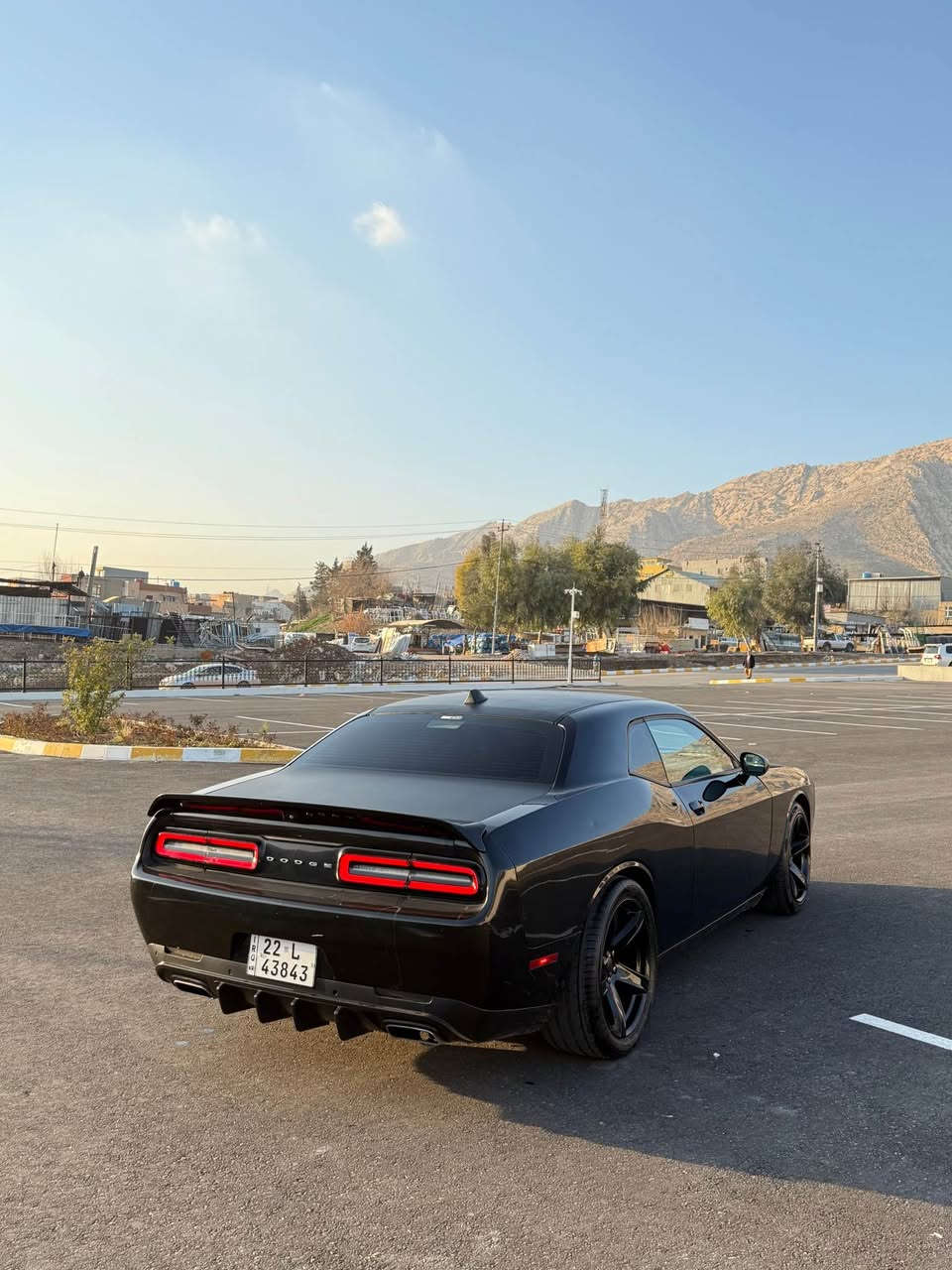 دوج چالنجر Dodge challenger

الموديل : ٢٠١٧ | 2017
محرك ٦ سلندر

اخوان السيارة بيهة ٤-٥ قطع صبغ 
ابيع حزام صبغ

اخوان السيارة مصروف عليها هواي من دعاميات
و لايتات و ويل كب و سقف رولزرايس 
دينار مصرف مابيها

(( السعر : 135 ورقة $ )) ومجال كلش بسيط
و ليشوفها غالية يعبر المنشور بكلمة طيبه 

***********
(( *********** ))

مكان السيارة دهوك 

 السيارة رقم اربيل تحويل ثاني يوم 
مواصفات الچالنجر معروفة دهوك, العراق
