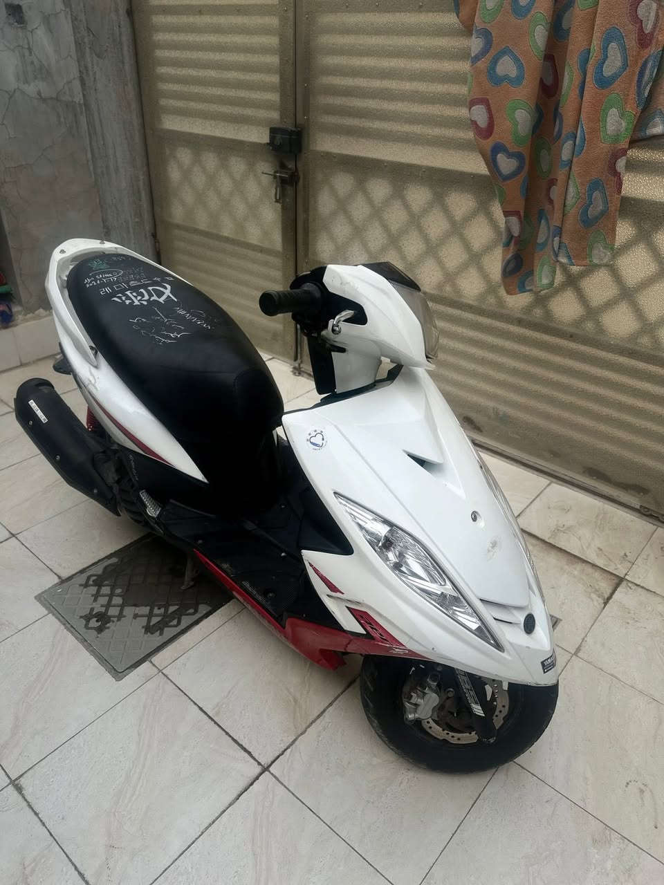 دراجه مال رمبه صارلهه ٣ اشهر لون ابيض ام الشرايط ختم واحد
دراجه ناعمه شلعه ومعدل خير من الله
نقص واحد مابيهه تاخذهه متصرف عليهه ربع دينار
نگره سلف بكل وقت
كهربائيات اشاير هورن كله شغال
عداد سرعه وگيج بنزين كله شغال
ماشيه 23 الف جديده

العنوان - العبيدي شارع الجامع
الرقم - ***********
للاستفسار الاتصال عل رقم
