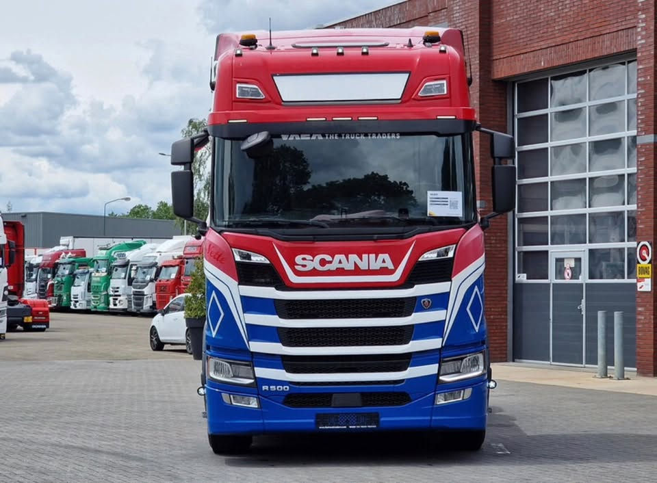 لتقيل بدو تقيل💪🏻
نقطة بيوصلك السعر ❤️
Scania R500
NGS Highline 6x2
موديل:
13-02-2020
تواجد: هولندا 🇳🇱 
ماشية: ٦٤٨.٥٠٤ الف.
ناقل الحركة: أوتوماتيكي. 
عدد الأسطوانات: 6. 
القوة: 500 حصان. 🐎 
فئة الانبعاثات: 6. 
الوزن الفارغ: 9848 كجم. 
نوع الكابينة: كابينة نوم. 
الوقود: ديزل.

اكمل وصف نضافة عالية جداً جوا وبرا✅

#السعودية #سوريا #الاردن #العراق #شاحنات #سيارات #سكانيا #اكسبلور #viral #هولندا #المانيا #اوروبا #السويد #النمسا #بلجيكا #الوطن #العربي


**إذا كنت صاحب هذا الإعلان وتريد حذفه لأي سبب، رجاءا أرسل رسالة إلى الدعم الفني**